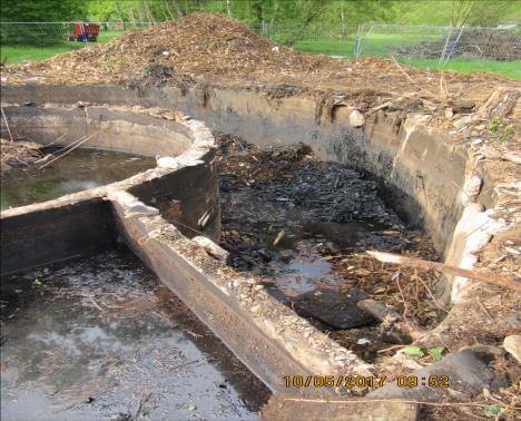 Das Bild zeigt die beeindruckende Fassade des ehemaligen Gaswerks in Königs Wusterhausen, Brandenburg.